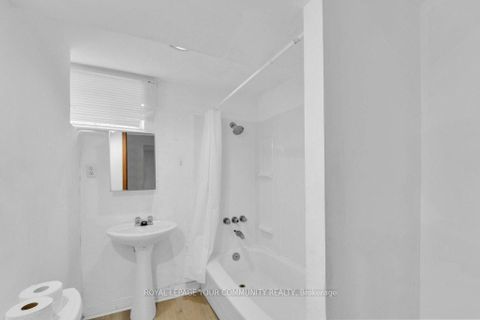 Photo 27 at 390 Davenport Road, Casa Loma, Toronto