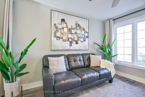 Photo 5 at 27 Claire Drive, Painswick South, Barrie