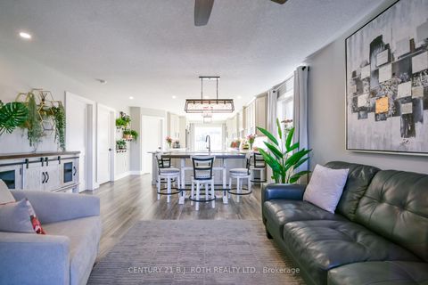 Photo 6 at 27 Claire Drive, Painswick South, Barrie