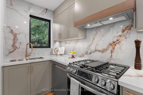 Photo 13 at 853 Sammon Avenue, Lumsden, Toronto