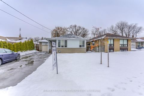 Photo 2 at 81 Acton Avenue, Bathurst Manor, Toronto