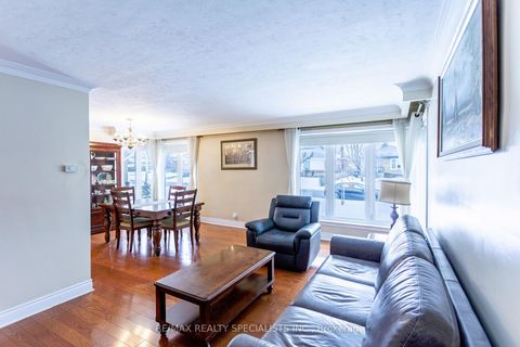 Photo 5 at 81 Acton Avenue, Bathurst Manor, Toronto