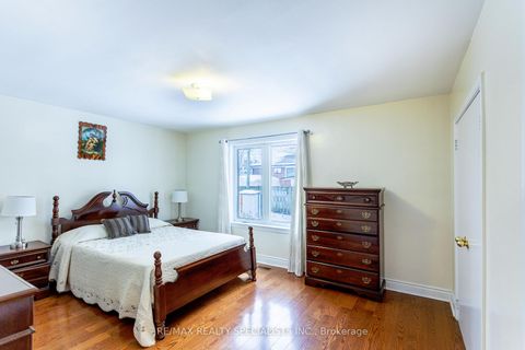 Photo 19 at 81 Acton Avenue, Bathurst Manor, Toronto
