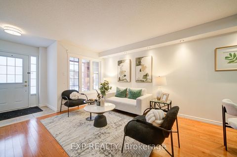 Photo 7 at 21 Westcliffe Crescent, Jefferson, Richmond Hill