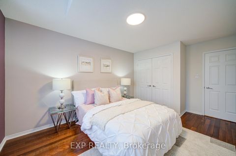 Photo 31 at 21 Westcliffe Crescent, Jefferson, Richmond Hill