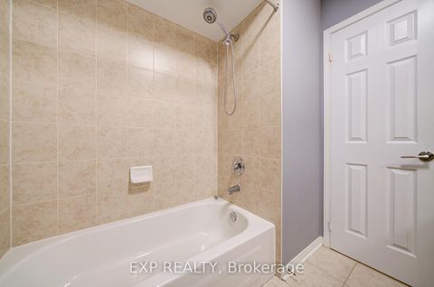 Photo 33 at 21 Westcliffe Crescent, Jefferson, Richmond Hill