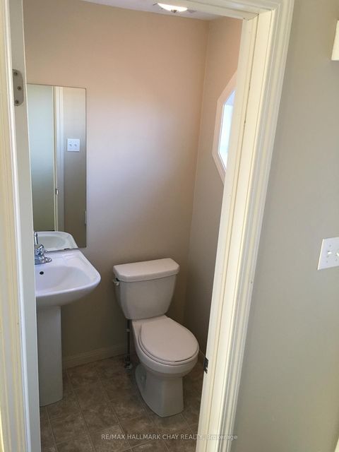 Photo 7 at 141 Black Cherry Crescent, Holly, Barrie