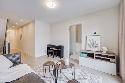 Photo 6 at 41 McConaghy Court, Maple, Vaughan