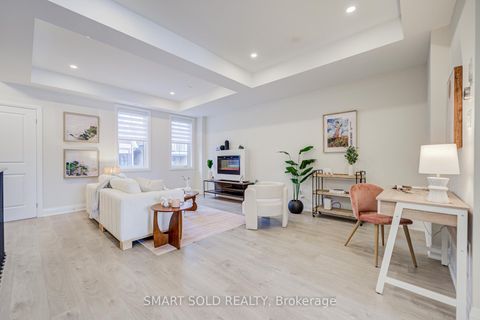 Photo 7 at 41 McConaghy Court, Maple, Vaughan