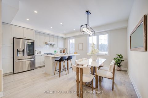 Photo 10 at 41 McConaghy Court, Maple, Vaughan