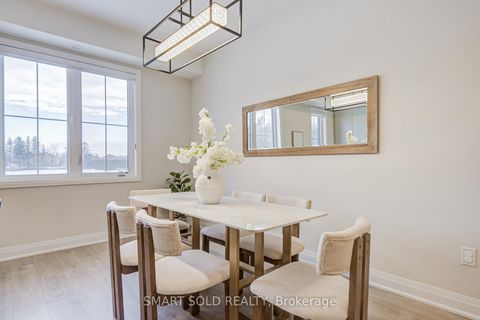 Photo 13 at 41 McConaghy Court, Maple, Vaughan