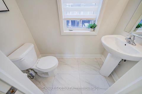 Photo 14 at 41 McConaghy Court, Maple, Vaughan