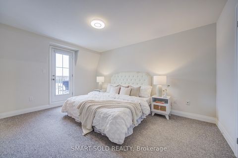 Photo 15 at 41 McConaghy Court, Maple, Vaughan