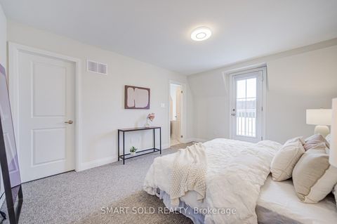 Photo 16 at 41 McConaghy Court, Maple, Vaughan