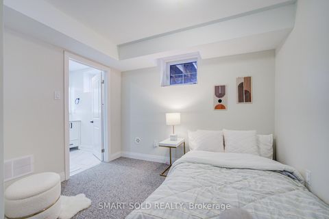 Photo 23 at 41 McConaghy Court, Maple, Vaughan