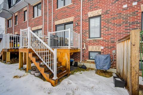 Photo 25 at 41 McConaghy Court, Maple, Vaughan