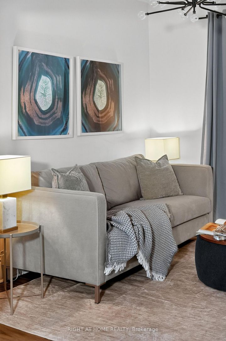 Photo 5 at 796 Kingston Road, Danforth, Toronto