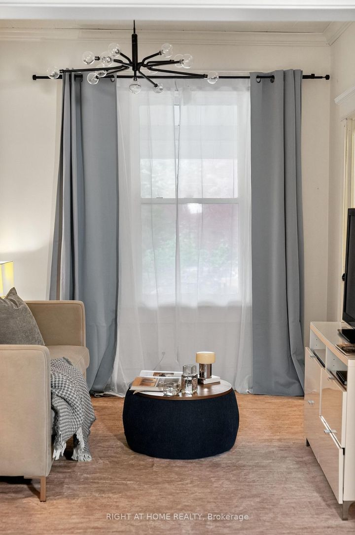 Photo 8 at 796 Kingston Road, Danforth, Toronto