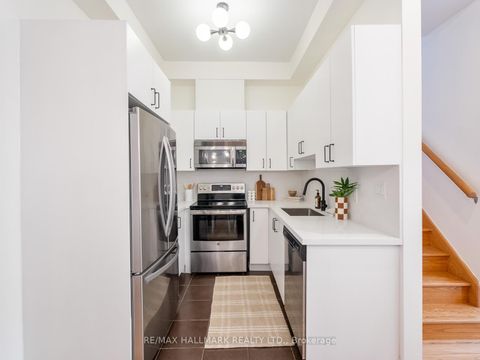 Photo 11 at 443D Queen Street E, Moss Park, Toronto