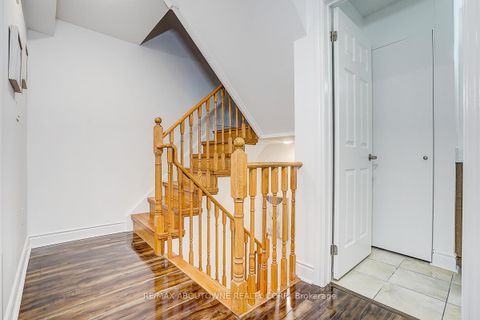 Photo 14 at 50 - 8 Brighton Place, Yorkhill, Vaughan