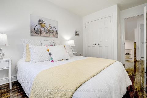 Photo 20 at 50 - 8 Brighton Place, Yorkhill, Vaughan