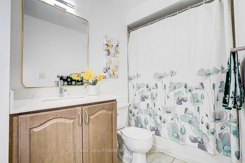 Photo 21 at 50 - 8 Brighton Place, Yorkhill, Vaughan