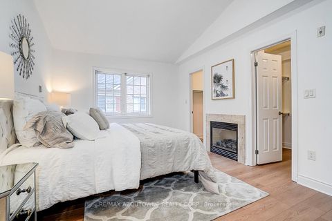 Photo 25 at 50 - 8 Brighton Place, Yorkhill, Vaughan