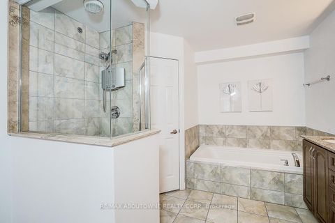 Photo 29 at 50 - 8 Brighton Place, Yorkhill, Vaughan