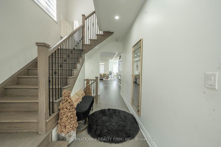 Photo 3 at 61 Tiberini Way, Bradford, Bradford West Gwillimbury