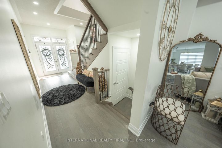 Photo 4 at 61 Tiberini Way, Bradford, Bradford West Gwillimbury