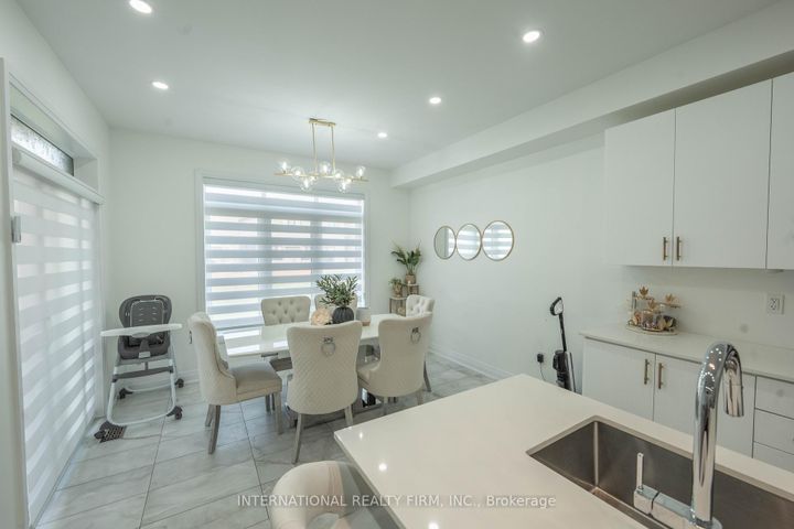 Photo 12 at 61 Tiberini Way, Bradford, Bradford West Gwillimbury