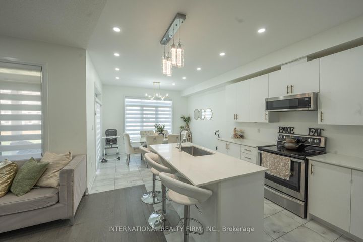 Photo 15 at 61 Tiberini Way, Bradford, Bradford West Gwillimbury