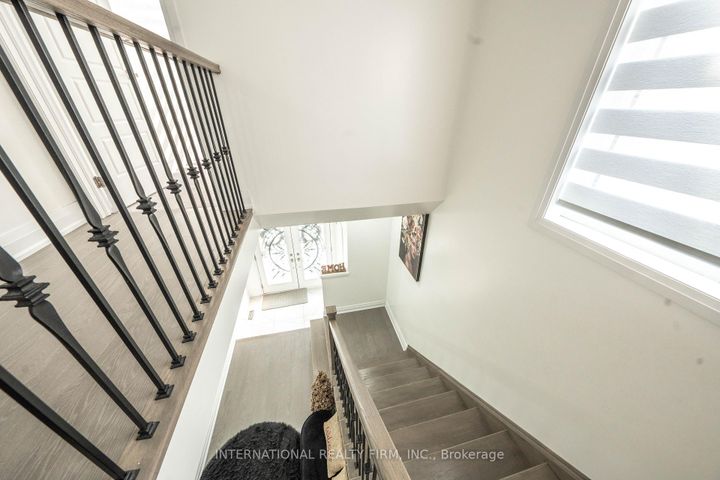 Photo 21 at 61 Tiberini Way, Bradford, Bradford West Gwillimbury