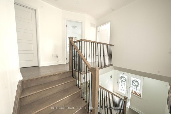 Photo 23 at 61 Tiberini Way, Bradford, Bradford West Gwillimbury