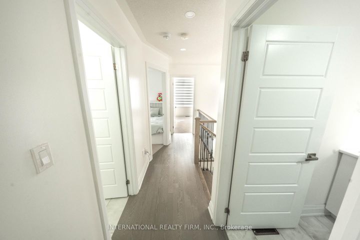 Photo 24 at 61 Tiberini Way, Bradford, Bradford West Gwillimbury