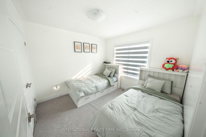 Photo 33 at 61 Tiberini Way, Bradford, Bradford West Gwillimbury