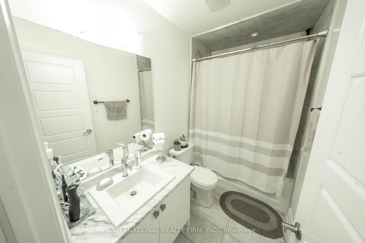 Photo 37 at 61 Tiberini Way, Bradford, Bradford West Gwillimbury