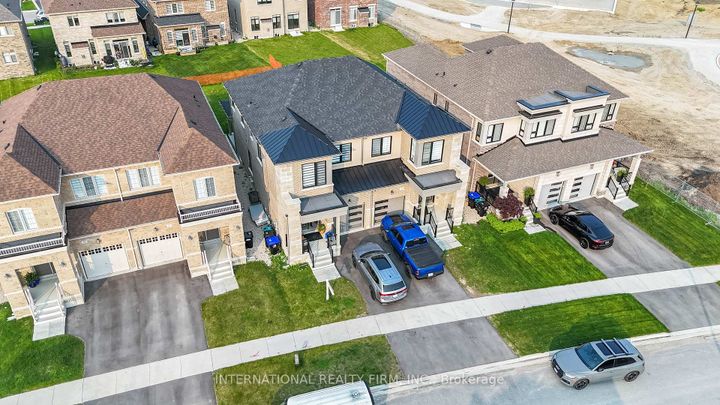 Photo 40 at 61 Tiberini Way, Bradford, Bradford West Gwillimbury