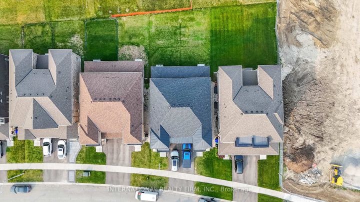 Photo 41 at 61 Tiberini Way, Bradford, Bradford West Gwillimbury