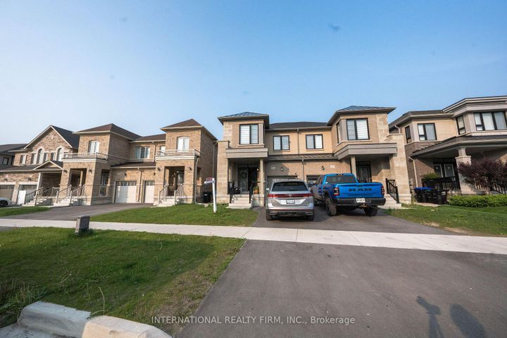 Photo 42 at 61 Tiberini Way, Bradford, Bradford West Gwillimbury