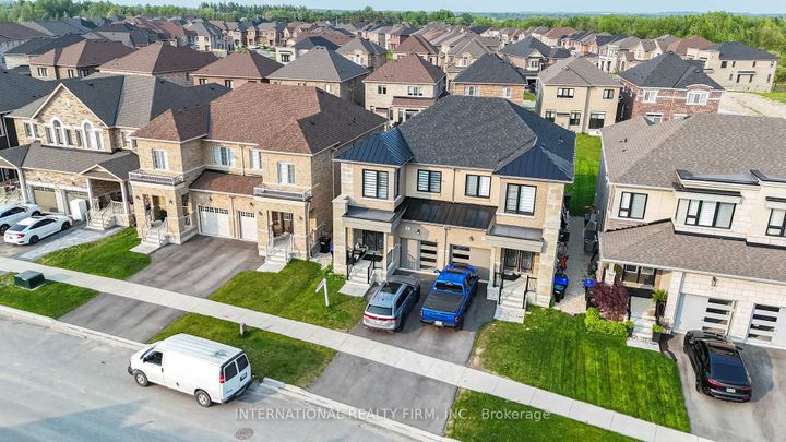 Photo 44 at 61 Tiberini Way, Bradford, Bradford West Gwillimbury