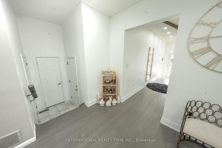 Photo 45 at 61 Tiberini Way, Bradford, Bradford West Gwillimbury