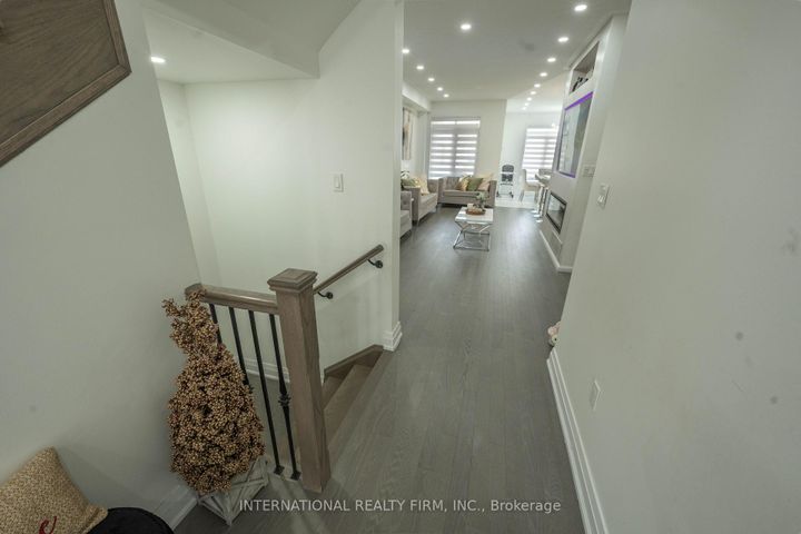 Photo 48 at 61 Tiberini Way, Bradford, Bradford West Gwillimbury