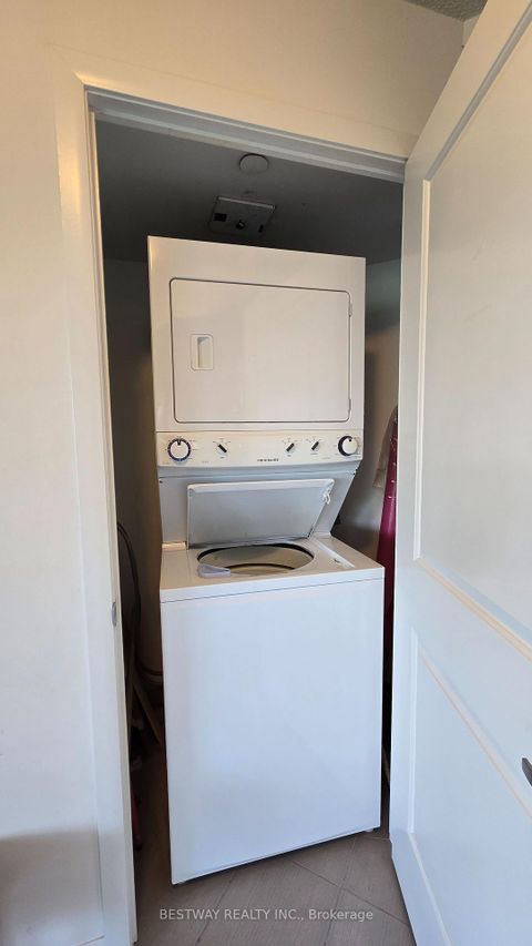 Photo 14 at 208 - 75 Norman Bethune Avenue, Beaver Creek Business Park, Richmond Hill