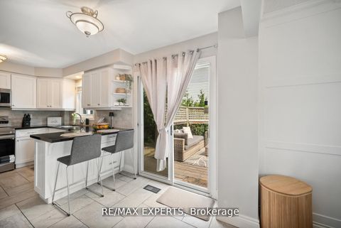 Photo 9 at 11 Penton Drive, West Bayfield, Barrie