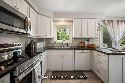 Photo 12 at 11 Penton Drive, West Bayfield, Barrie