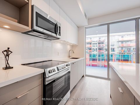 Photo 4 at 428 - 333 Sunseeker Avenue, Rural Innisfil, Innisfil