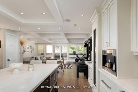 Photo 5 at 304 - 71 Old Mill Road, Kingsway South, Toronto