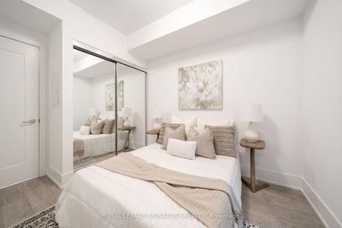 Photo 8 at 303 - 119 Denison Avenue, Chinatown, Toronto