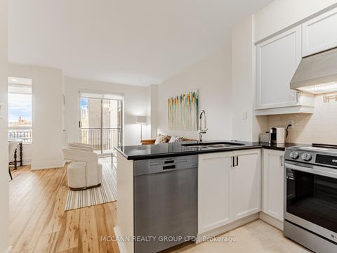 Photo 3 at 607 - 99 Avenue Road, Annex, Toronto